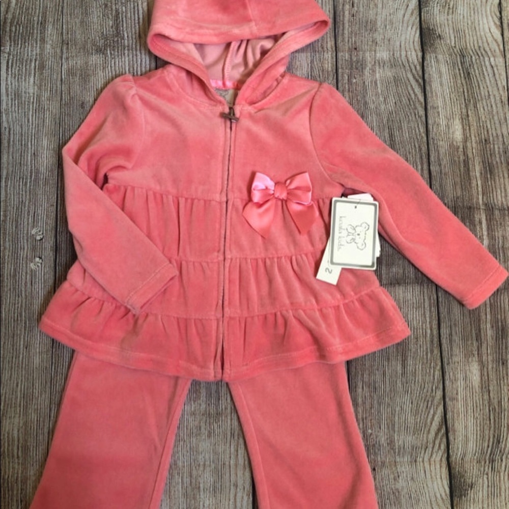 NWT Hooded Velour 🎀 Set